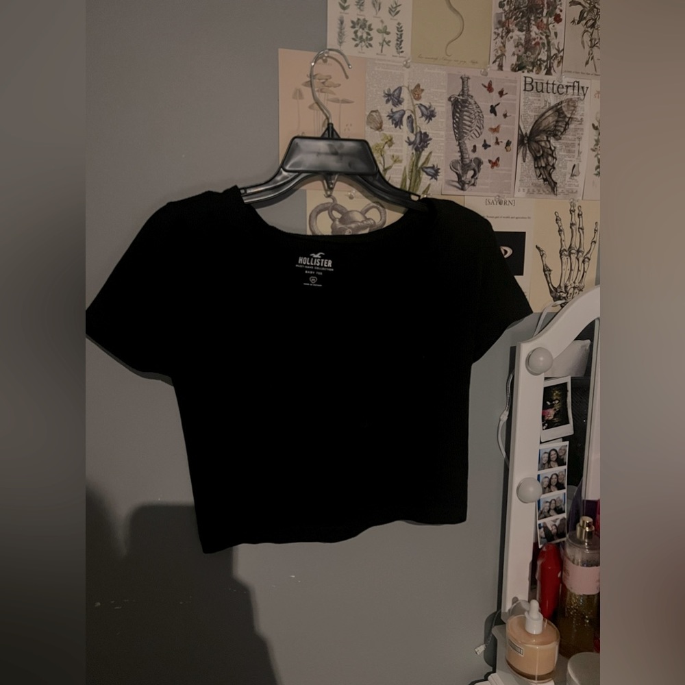 hollister black baby tee/ crop top